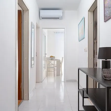 Apartmán Spacious 2 Bedroom With Private Parking